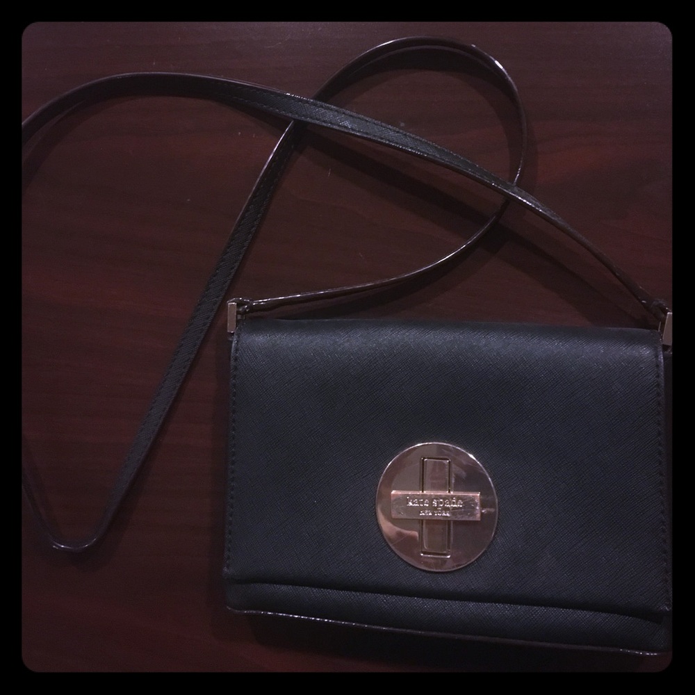 Small Kate spade ♠️ cross body bag 💼